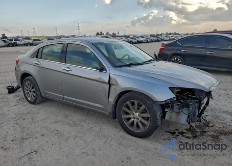 2013 Chrysler 200 Limited из США, поврежденный, VIN 1C3CCBCG9DN570729